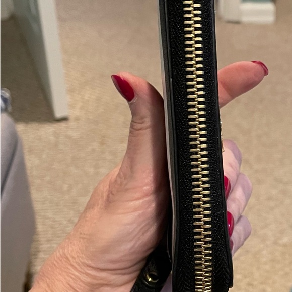 Michael Kors Black and White Striped Clutch with Zip Around Wallet… NWOT - Picture 9 of 10